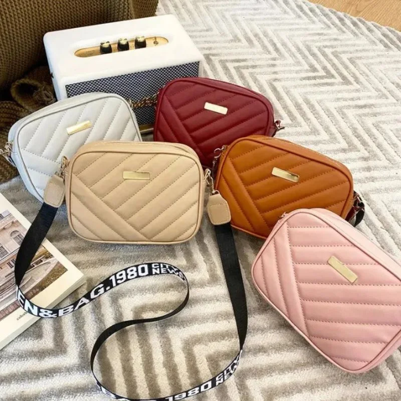 Aura Cream Leather Handbag for Girls & Women | Stylish Shoulder & Crossbody Bag | Daily Use & Gift - Image 4