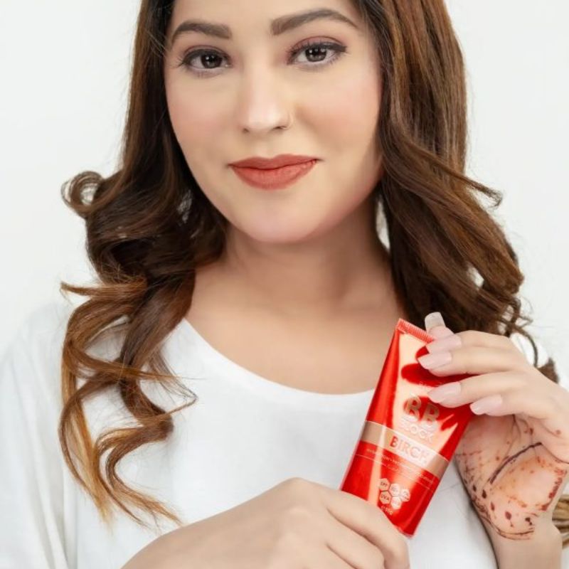 SL Basics BB Block SPF 50g | Tinted Sunscreen with Vitamin E, Lotus & Niacinamide - Image 3